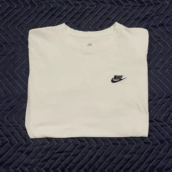 Nike White Tee - Picture 7 of 7